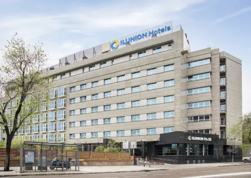 Ilunion Pio XII Hotels near Chamartin Station