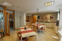 Hotel Vaka - Breakfast