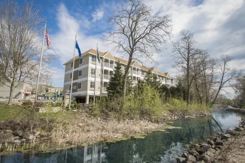 Mill Creek Hotel Hotels in Lake Geneva