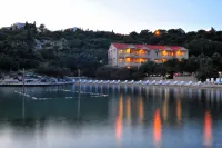 Lastura Aparthotel & Mobile Homes Hotels in Lun