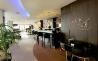 Amalia Hotel Lampung فنادق في Enggal