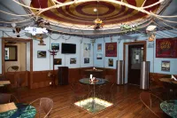 Sky High Hotel Airport 200 Meters from the Terminal Hotels in Mārupes novads