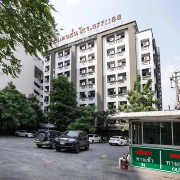14 Avenue Hotels near Chom Thong