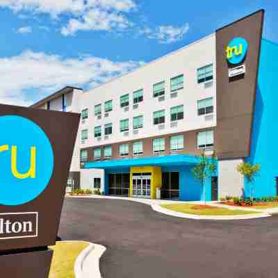 Tru by Hilton Auburn Hotel Exterior