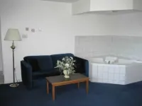 The Auberge Inn Hotels in Haileybury