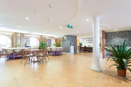 Vienna Hotel (Xi'an West Avenue Sunshine City) Отели рядом с достопримечательностью «Xi'an Institute Service & Software Science Technology»