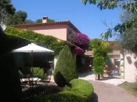 Le Mas des Cigales Hotel in zona Grotte de la Chèvre d’Or