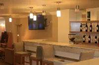 Momona Hotel - Bar