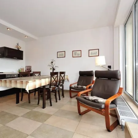 Zeta Park, Sun & Snow