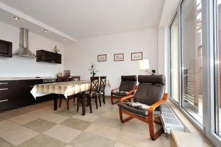 Zeta Park, Sun & Snow