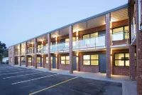850 Cameron Motel Hotels in Te Puna