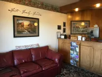 Crest Country Inn Hotels in Amana