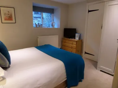 The Maltsters Arms Hotels near Woodlands Family Theme Park