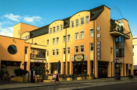 Stadt-Hotel Lörrach Gbr Отели в г. Лёррах
