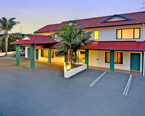 Academy at Botany Motor Inn Hotels near Howick