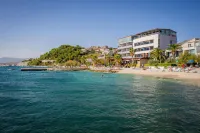 Hotel Jona Hotels near Camp Tamaris