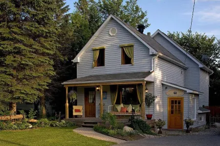 Auberge Old Chelsea Отели в г. Ле Коллин-де-л'Утауе