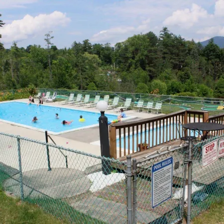 Hill View Motel and Cottages