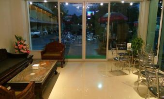 Inthanin Hotel
