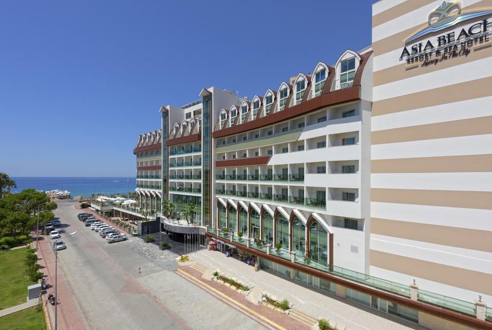 Lou Lou'a Beach Resort Over view