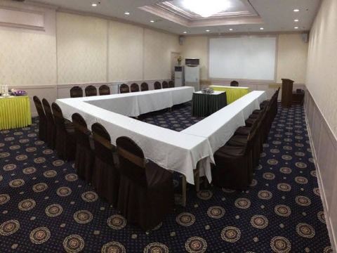 Grand Hotel Pyeongtaek LakeOver view