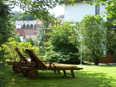 Haus Tonburg - RoLigio-Campus Отели в г. Бад-Закса