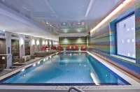 Adina Apartment Hotel Berlin Mitte - Pools