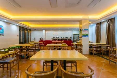 Wanxiang Hotel (Qinzhou Lingshan)