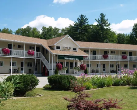 Wilson Lake Inn Hotels in Wilton