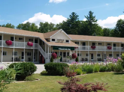 Wilson Lake Inn Hotel a 
