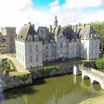 Château de Saint-Loup-sur-Thouet Hotel Exterior
