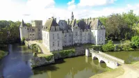 Château de Saint Loup Hotels in Parthenay