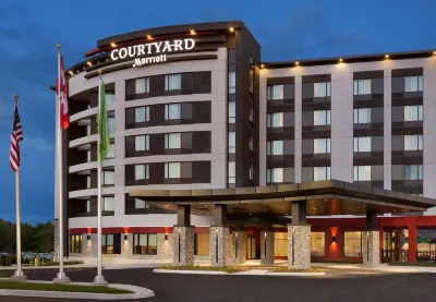 Courtyard Toronto Mississauga/West Hotels near Pearle Vision
