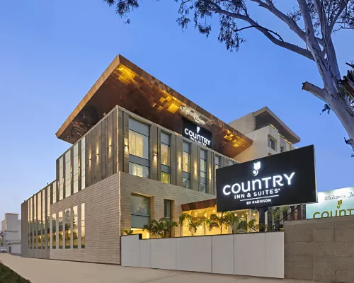 Tulip Inn Zirakpur Hoteles en Distrito de Sahibzada Ajit Singh Nagar