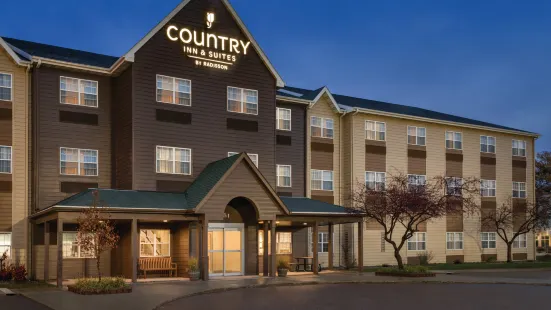 Country Inn & Suites by Radisson, Dakota Dunes, SD