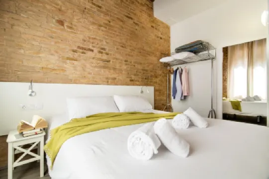 幸福人馬拉加爾公寓 奧爾塔-吉納德酒店