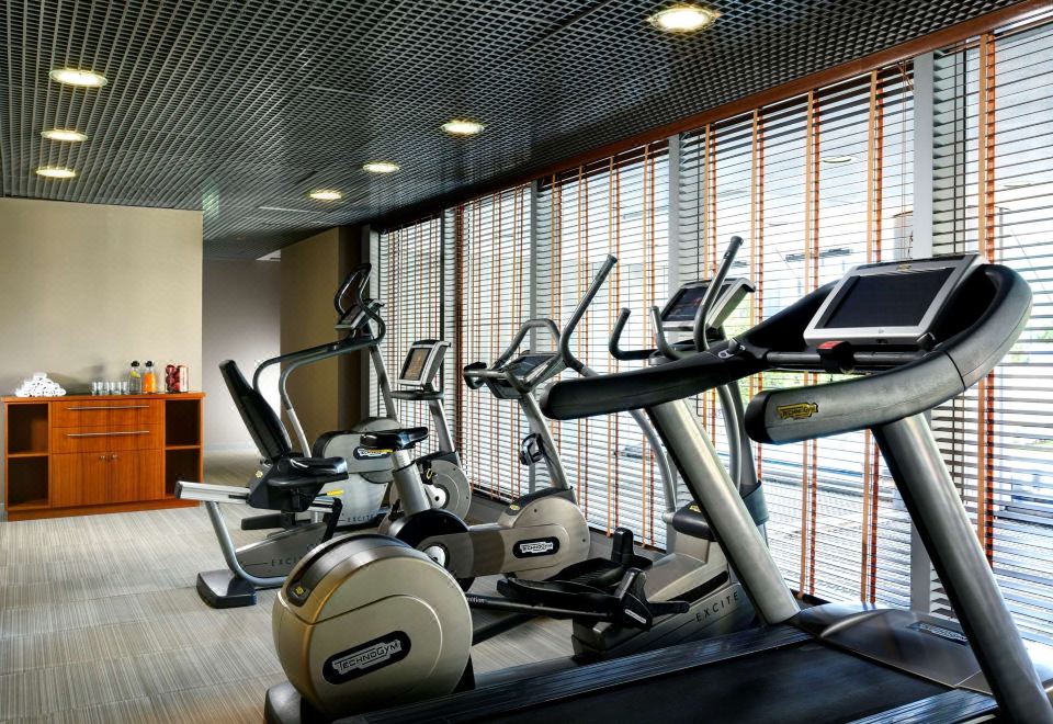 4. 우나호텔스 디 ..