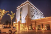 Class Hotel Pouso Alegre - Parkplatz