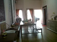 Rumah Kebun Lulu Villa Hotels in Wonosalam