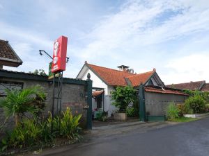 RedDoorz at Griya Cemara Homestay Yogyakarta
