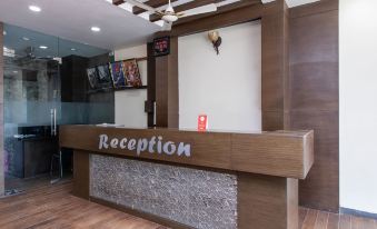 OYO 24253 Hotel Avirat Inn