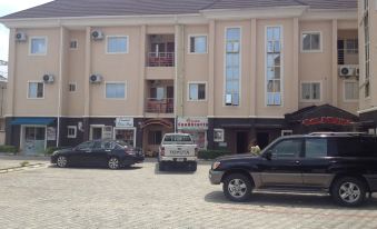 Becca Apartments - Housity
