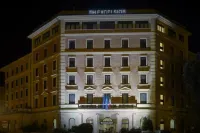 NH Siena Hotels near Riproduzione d'Arte Senese di Rosalba Colussi