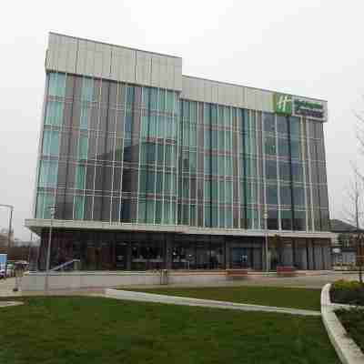 Holiday Inn Express Stockport Hotel Exterior