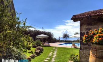 Casale Incredible Views Pool and Guest Services