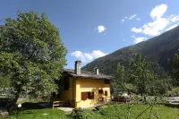 Maison le Champ B&B Questa Casa Non è un Albergo Hotels in La Salle