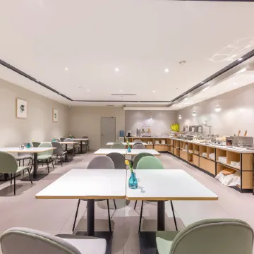 Homeinn Selected Hotel (Jinan Quancheng Road Daminghu) Отели рядом с достопримечательностью «Озеро Дамин»