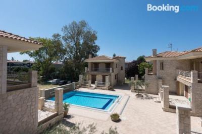 Outdoor Swimming Pool #Luxlikehome - Siviri J&B House Photo