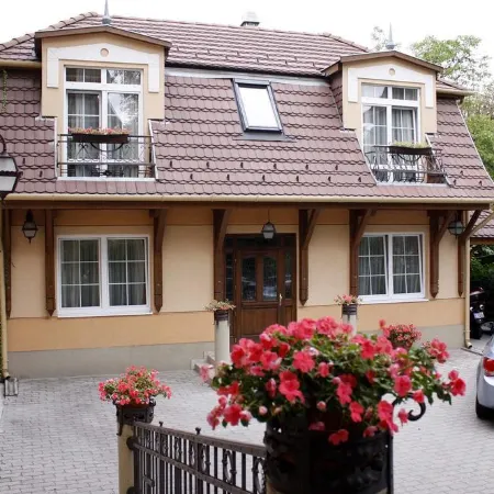 Lévay Villa Hotel