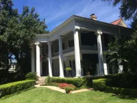 Belle Oaks Inn Hotels in Gonzales County
